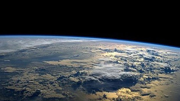 NASA: Göktaşı dünyaya teğet geçti